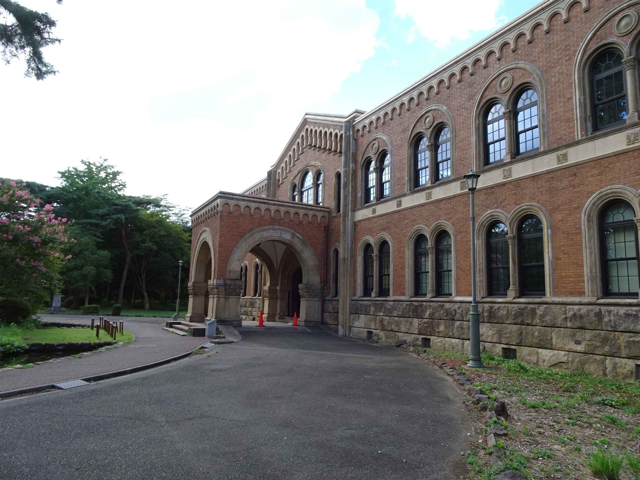 一橋大学東本館