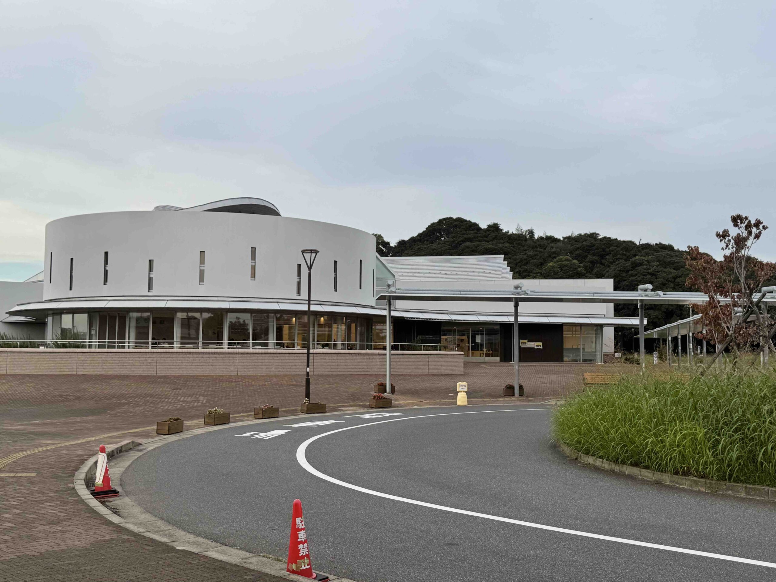 八千代市立中央図書館2